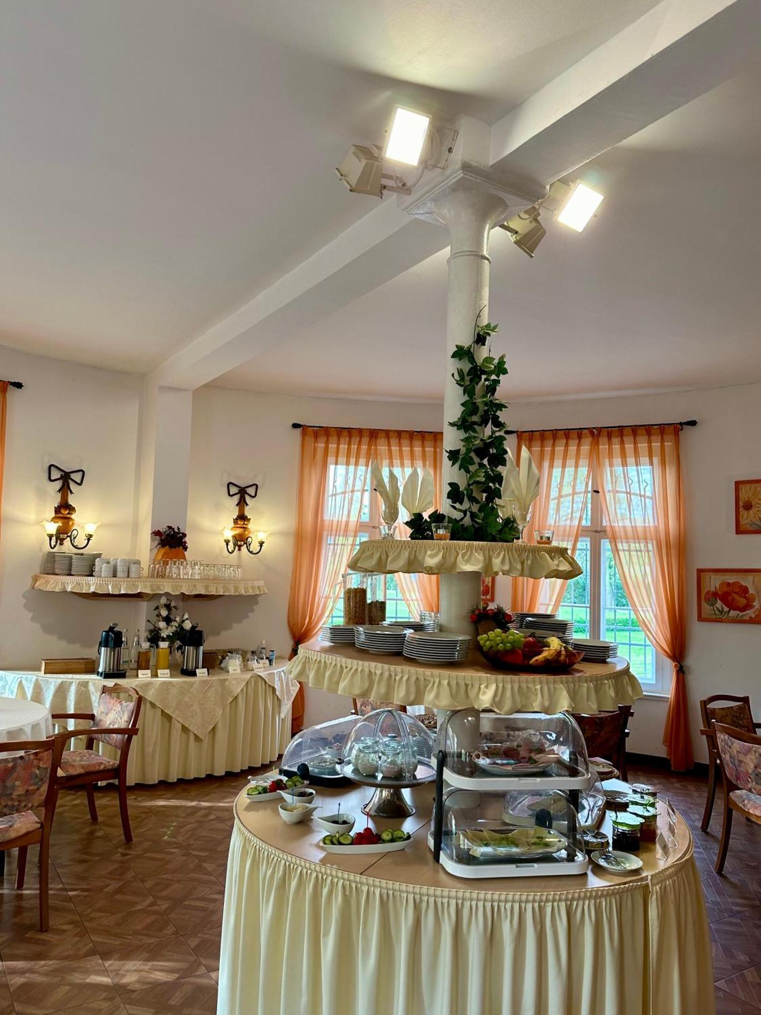Hotel Garni Schloss Grochwitz Herzberg  Екстериор снимка